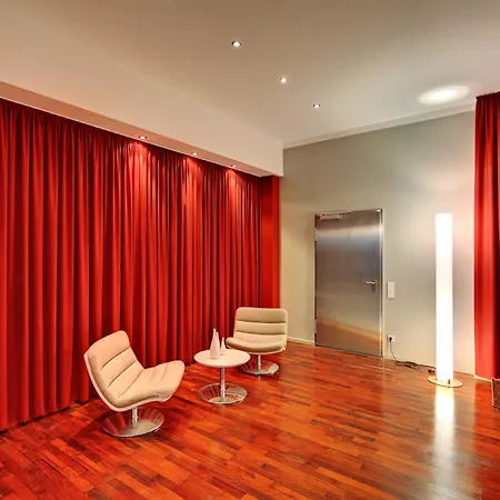 Lützow Hotel 3*