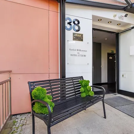 Lützow Hotel 3*