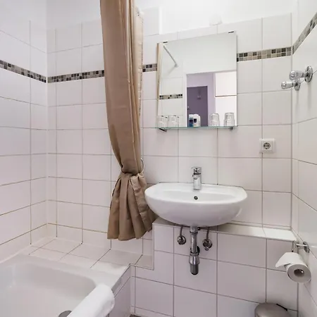 Hotel Lützow 3*