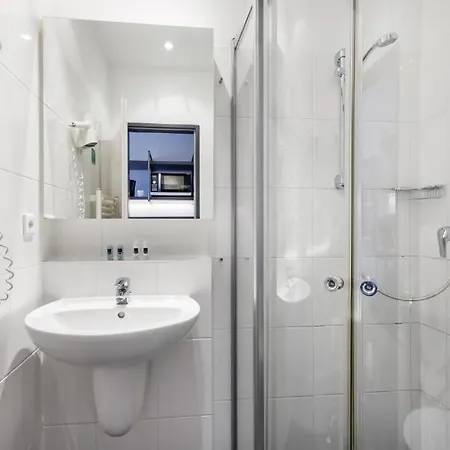 Hotel Lützow 3*