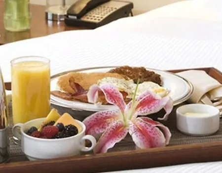 Lützow Hotel 3*